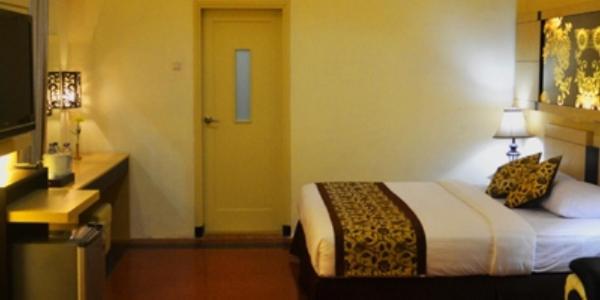 Srikandi Guesthouse Malang Habitación foto